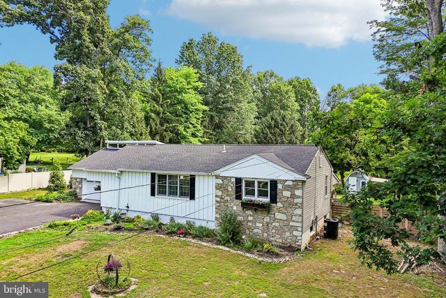2129 HERBLEW RD, Warrington, PA 18976