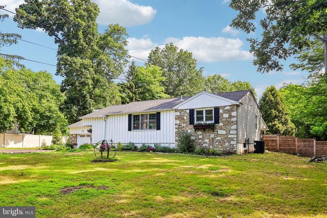 2129 HERBLEW RD, Warrington, PA 18976