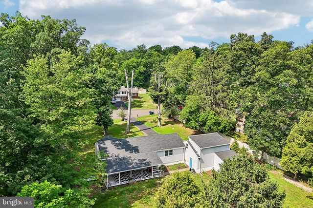 2129 HERBLEW RD, Warrington, PA 18976