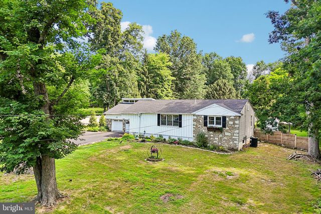 2129 HERBLEW RD, Warrington, PA 18976
