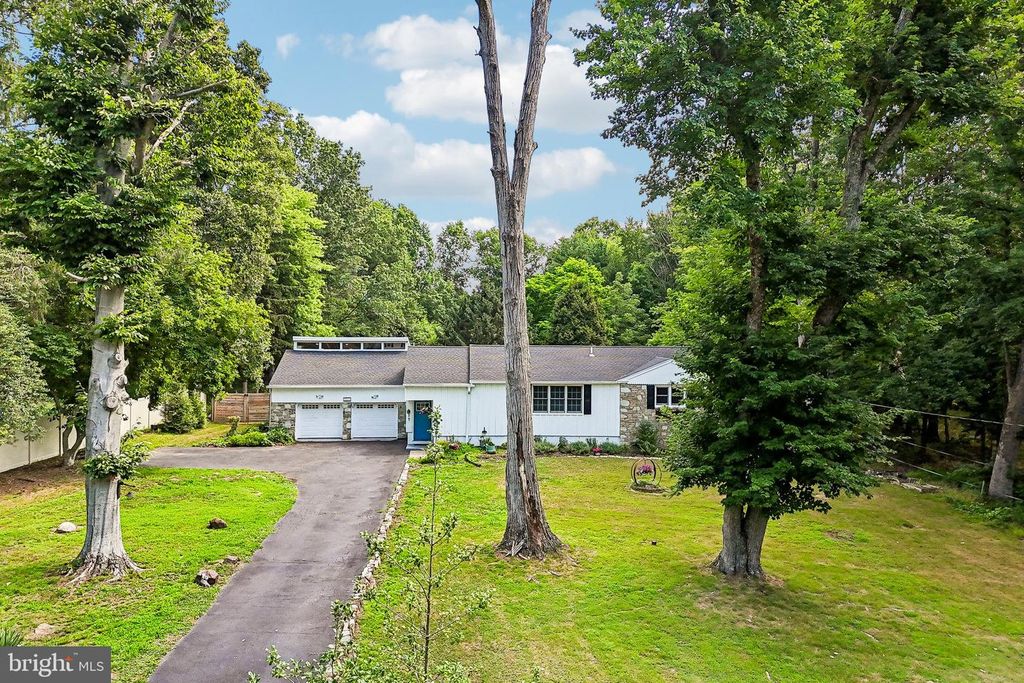 2129 HERBLEW RD, Warrington, PA 18976
