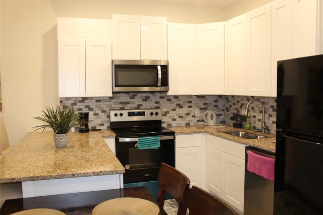 16625 E Lynbrook, Montgomery, TX 77316