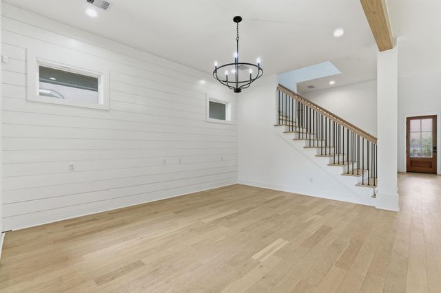 1005 Walton Street, Houston, TX 77009