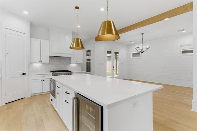 1005 Walton Street, Houston, TX 77009