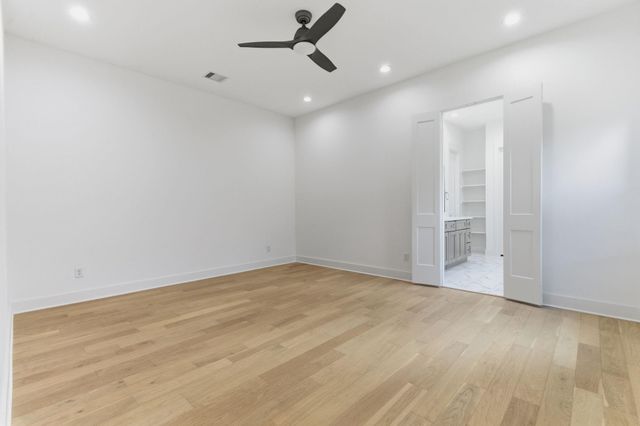 1005 Walton Street, Houston, TX 77009