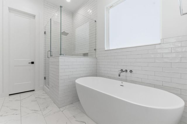 1005 Walton Street, Houston, TX 77009