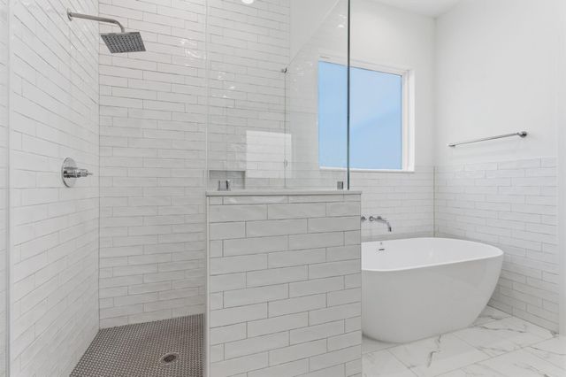 1005 Walton Street, Houston, TX 77009