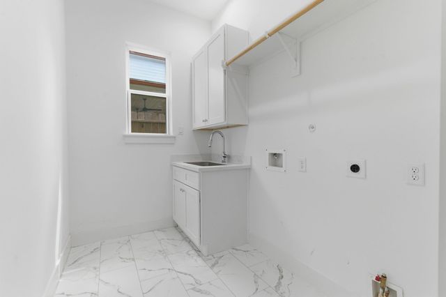 1005 Walton Street, Houston, TX 77009