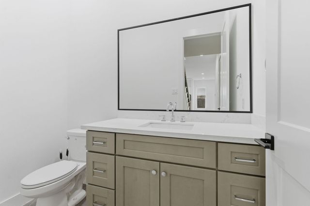 1005 Walton Street, Houston, TX 77009