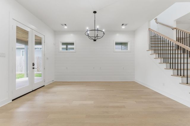 1005 Walton Street, Houston, TX 77009