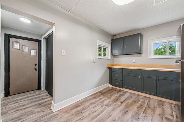 17 13th St, Jeannette, PA 15644