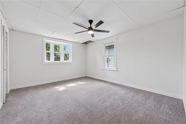 17 13th St, Jeannette, PA 15644