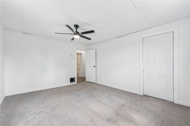 17 13th St, Jeannette, PA 15644
