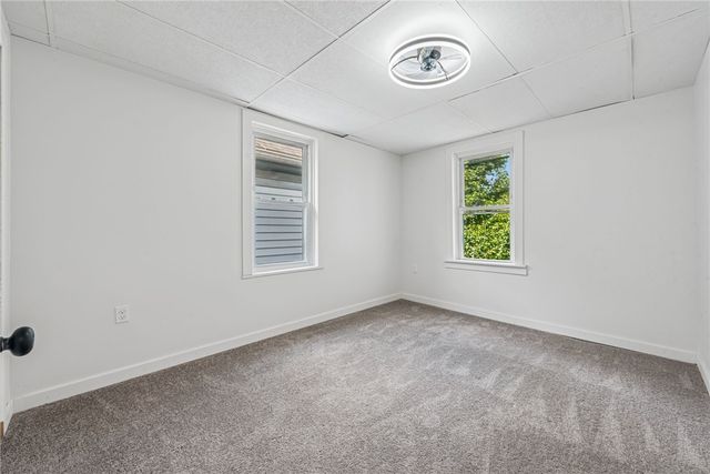 17 13th St, Jeannette, PA 15644