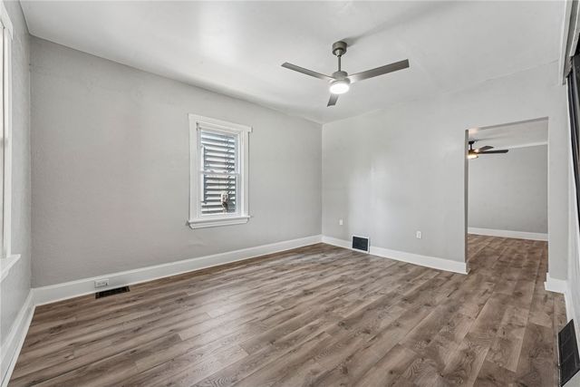 17 13th St, Jeannette, PA 15644