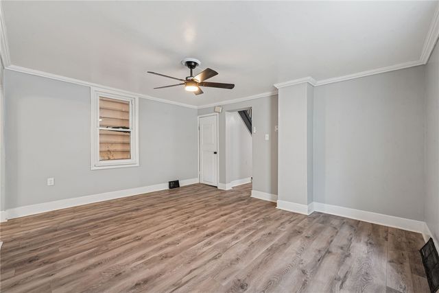 17 13th St, Jeannette, PA 15644