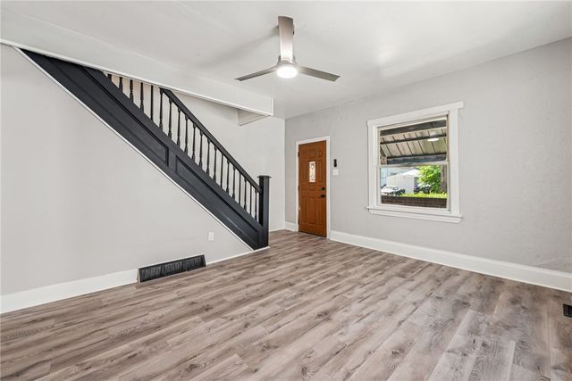 17 13th St, Jeannette, PA 15644