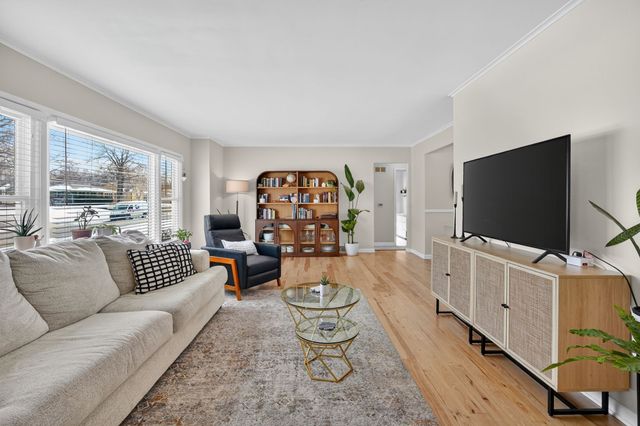 2614 53rd Street, Des Moines, IA 50310