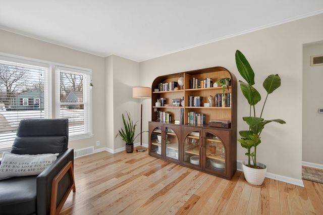 2614 53rd Street, Des Moines, IA 50310