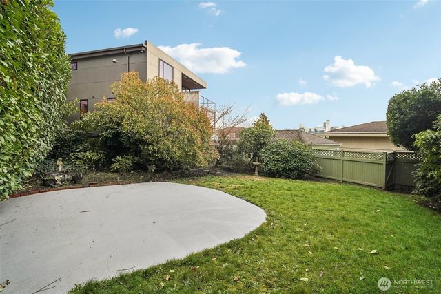 1114 2nd Avenue N, Seattle, WA 98109