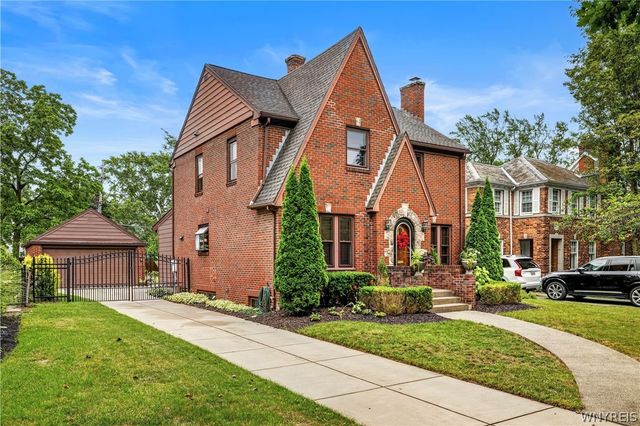 212 Brantwood Road, Amherst, NY 14226