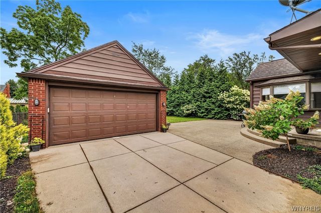 212 Brantwood Road, Amherst, NY 14226