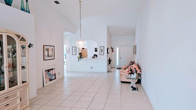 9628 Crescent View Drive N, Boynton Beach, FL 33437