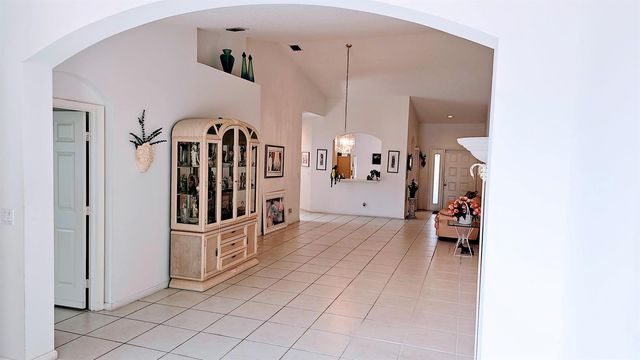 9628 Crescent View Drive N, Boynton Beach, FL 33437