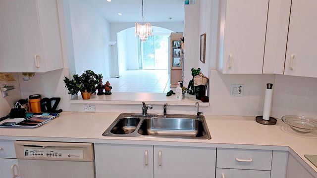 9628 Crescent View Drive N, Boynton Beach, FL 33437