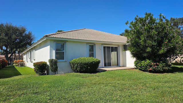 9628 Crescent View Drive N, Boynton Beach, FL 33437