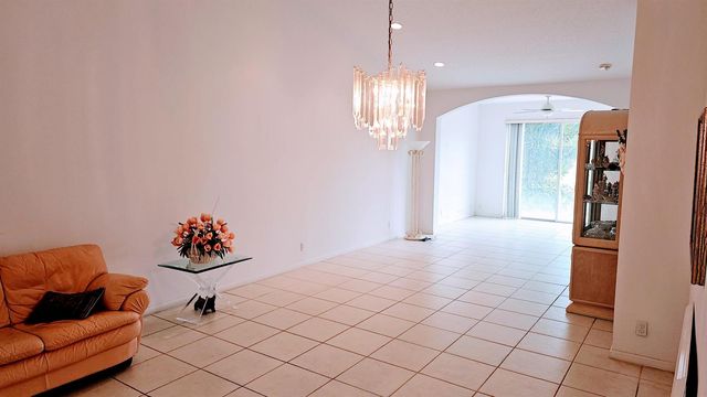 9628 Crescent View Drive N, Boynton Beach, FL 33437
