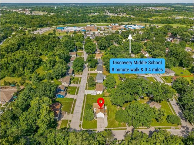 402 Kingsley Avenue, Liberty, MO 64068