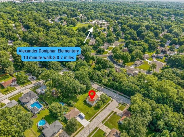 402 Kingsley Avenue, Liberty, MO 64068