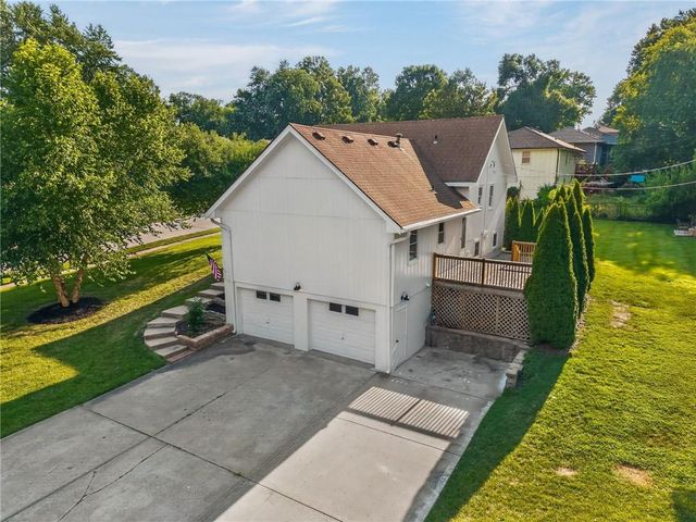 402 Kingsley Avenue, Liberty, MO 64068
