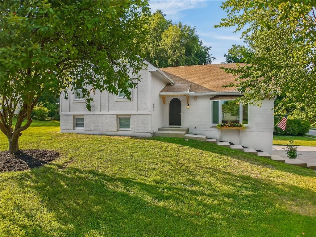 402 Kingsley Avenue, Liberty, MO 64068