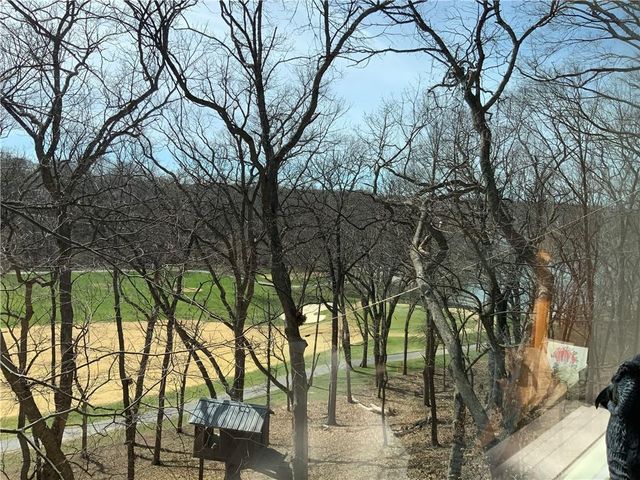 254 Arapahoe Circle E, Lake Quivira, KS 66217