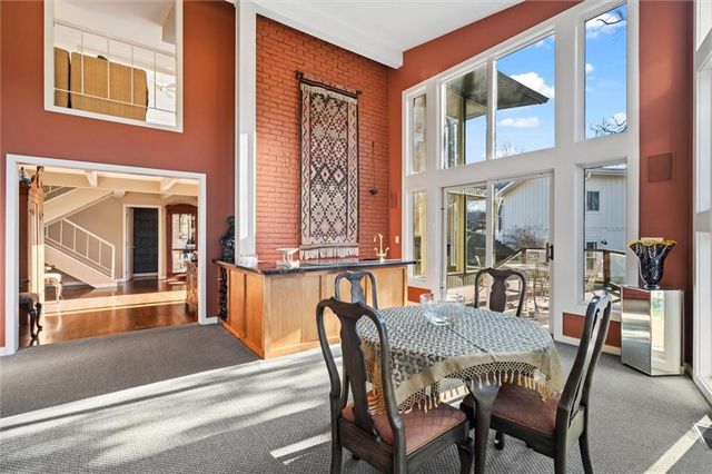 254 Arapahoe Circle E, Lake Quivira, KS 66217