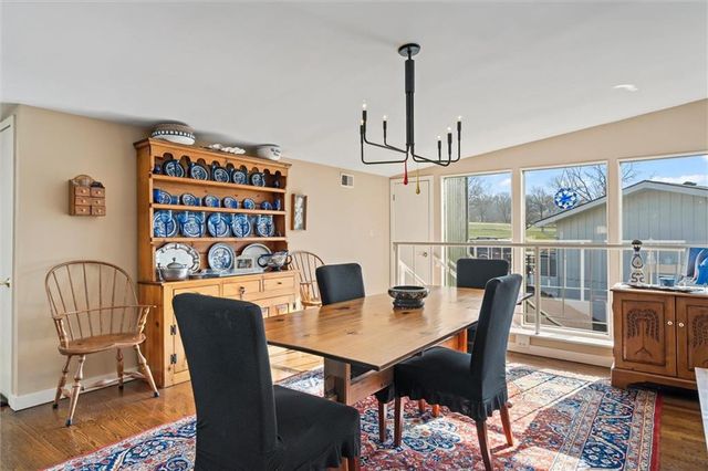 254 Arapahoe Circle E, Lake Quivira, KS 66217