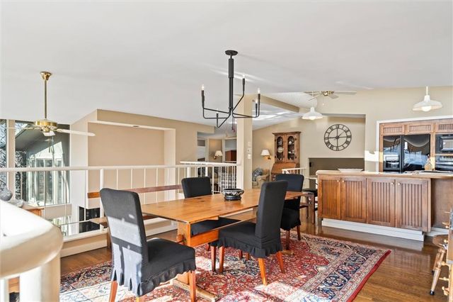 254 Arapahoe Circle E, Lake Quivira, KS 66217