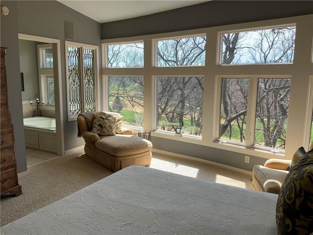 254 Arapahoe Circle E, Lake Quivira, KS 66217