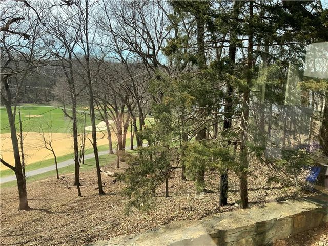 254 Arapahoe Circle E, Lake Quivira, KS 66217