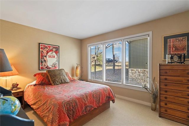 254 Arapahoe Circle E, Lake Quivira, KS 66217