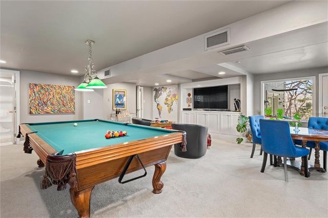 254 Arapahoe Circle E, Lake Quivira, KS 66217