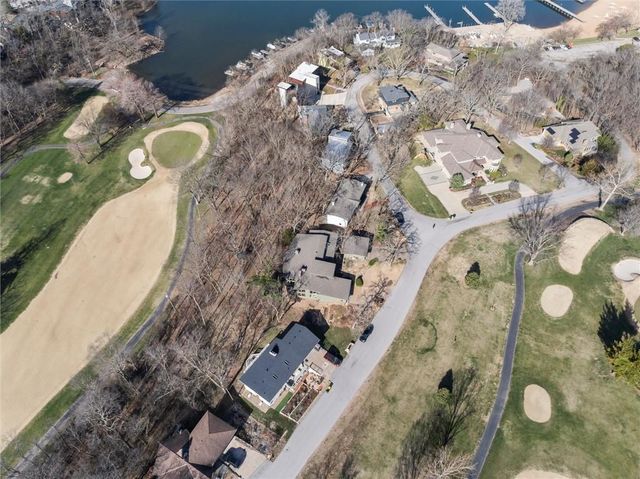 254 Arapahoe Circle E, Lake Quivira, KS 66217