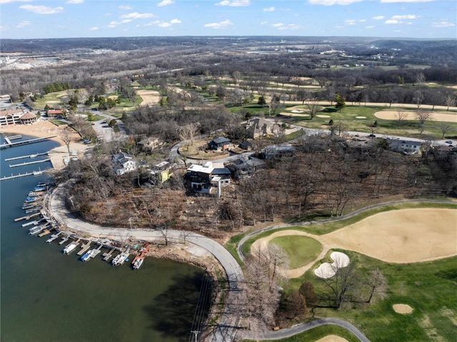 254 Arapahoe Circle E, Lake Quivira, KS 66217