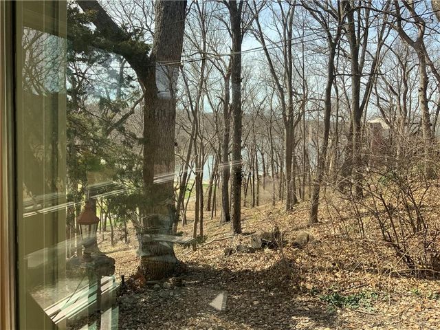 254 Arapahoe Circle E, Lake Quivira, KS 66217