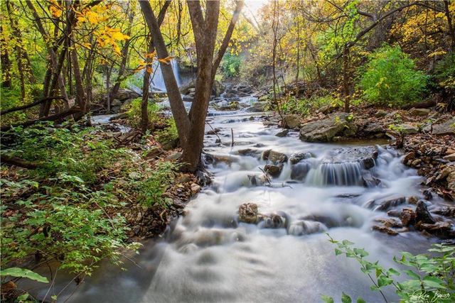 254 Arapahoe Circle E, Lake Quivira, KS 66217