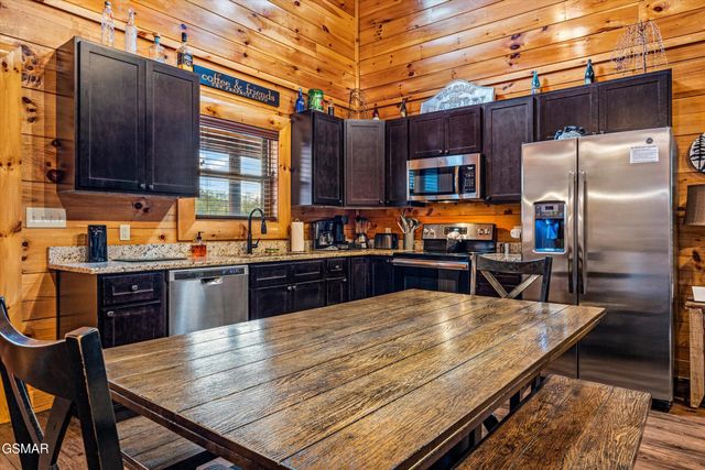 1108 Antelope Way, Sevierville, TN 37876