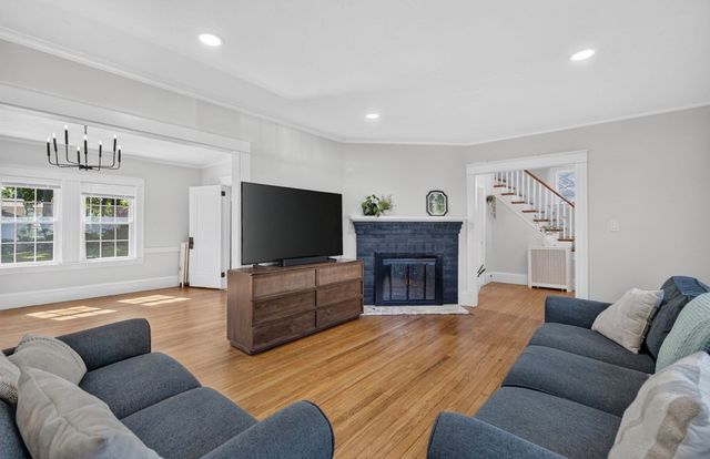 118 Carroll Ave, Brockton, MA 02301