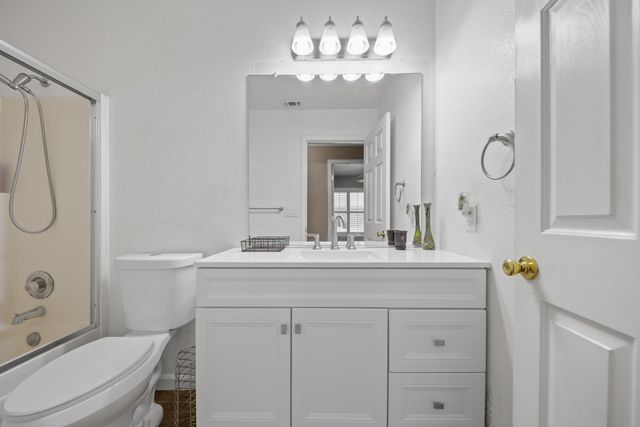 269 E Century Blvd, Lodi, CA 95240